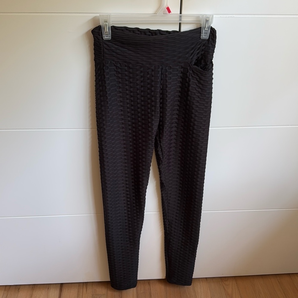 Booty black leggins size XS 

Workout clothes